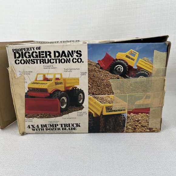 1984 Revell Digger Dan's Construction 4x4 Dump Truck Dozer Blade-  Works!‎ Rare! - Picture 14 of 16